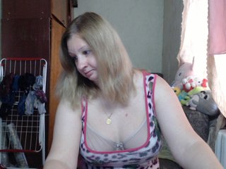 BustyBlondy