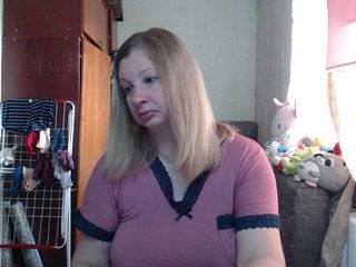 BustyBlondy
