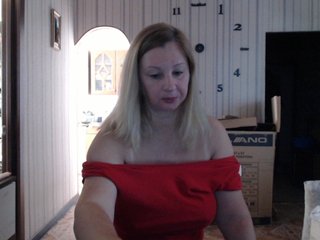 BustyBlondy