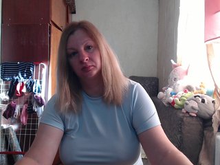 BustyBlondy
