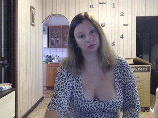 BustyBlondy