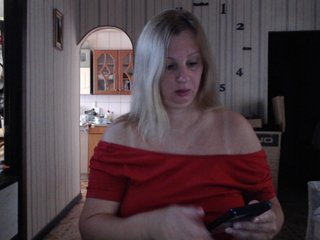 BustyBlondy
