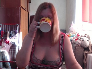 BustyBlondy