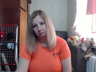 BustyBlondy