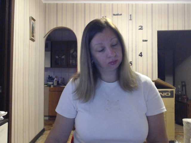 BustyBlondy