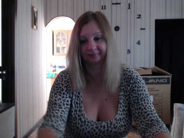 BustyBlondy