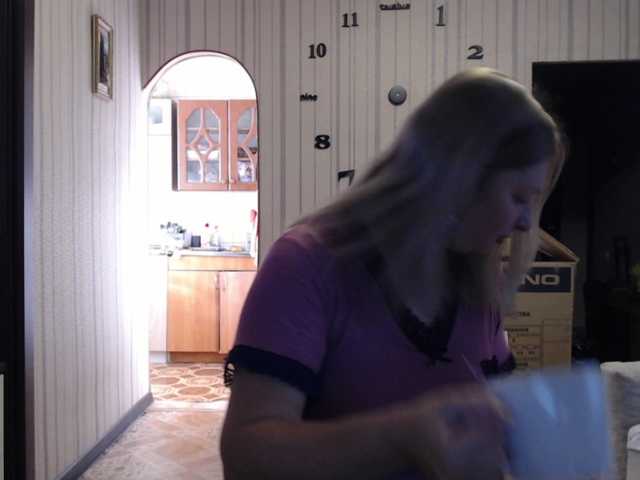 BustyBlondy