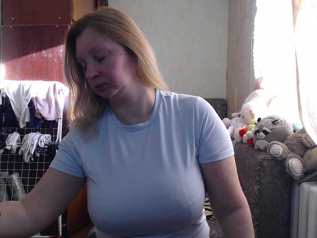 BustyBlondy's BongaCams show and profile