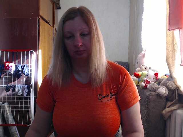 BustyBlondy live cam