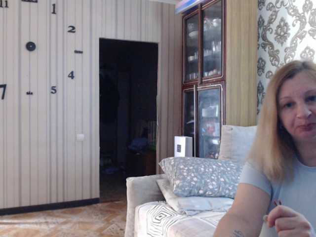 BustyBlondy