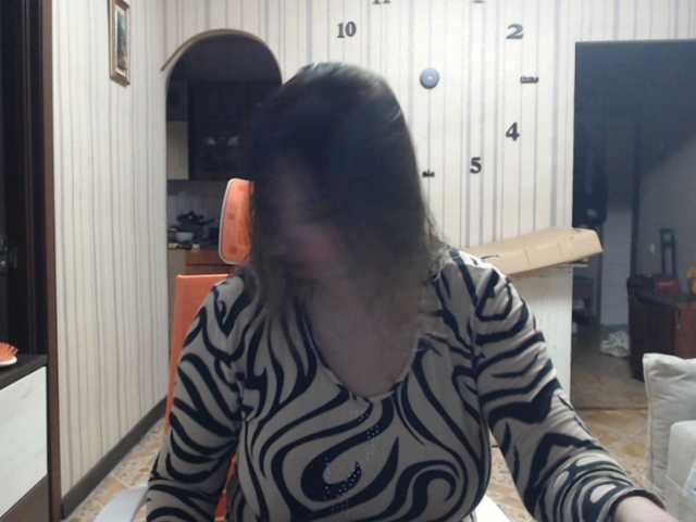 BustyBlondy