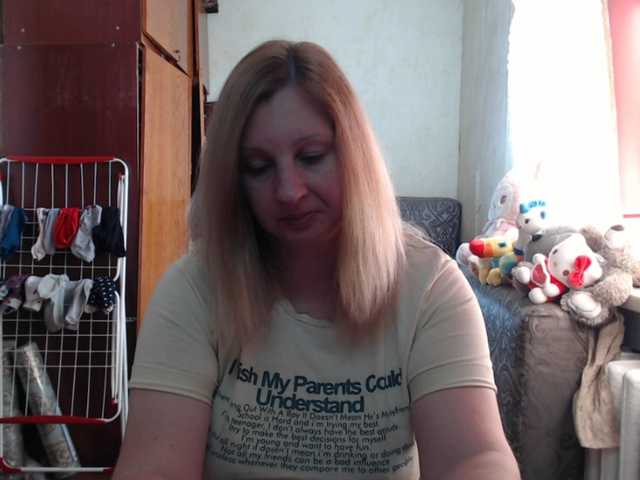 BustyBlondy webcam