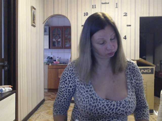 BustyBlondy