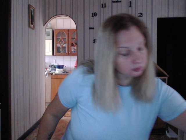 BustyBlondy