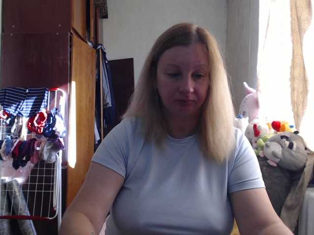BustyBlondy