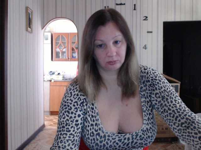 BustyBlondy