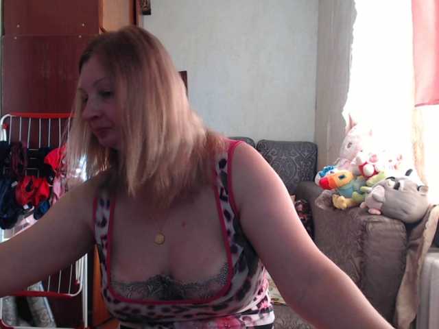 BustyBlondy live cam on BongaCams