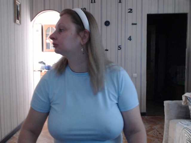 BustyBlondy