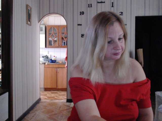 BustyBlondy