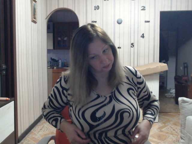 BustyBlondy