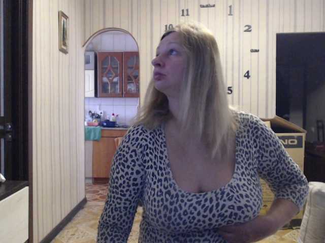 BustyBlondy