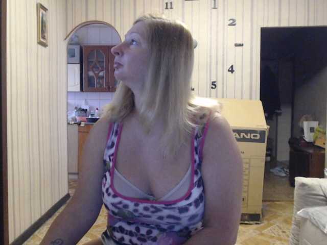 BustyBlondy live cam on BongaCams