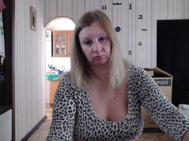 BustyBlondy