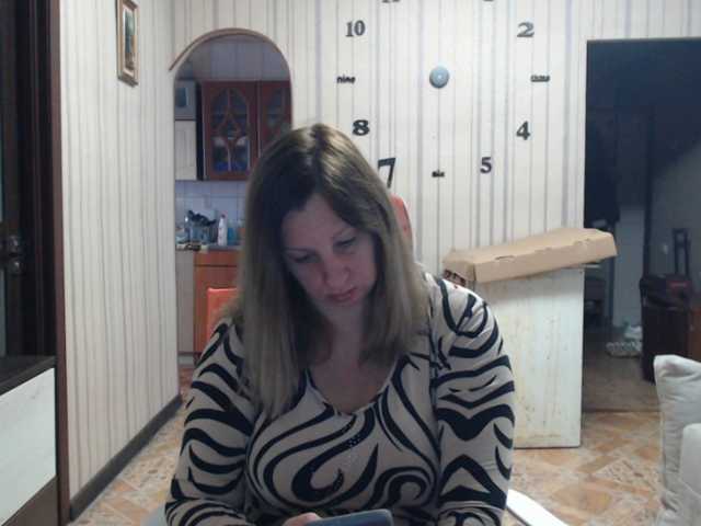 BustyBlondy