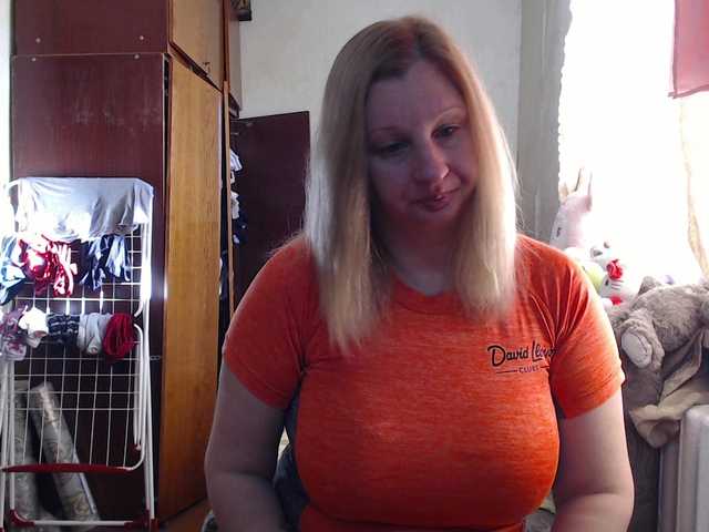 BustyBlondy