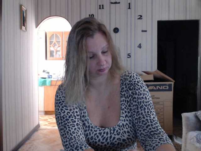 BustyBlondy