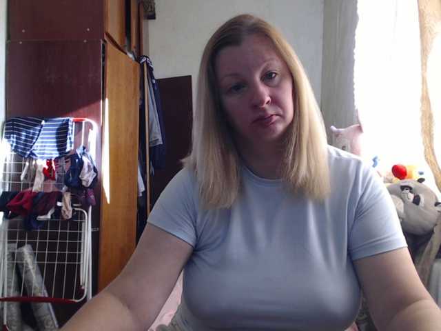 BustyBlondy live webcam show
