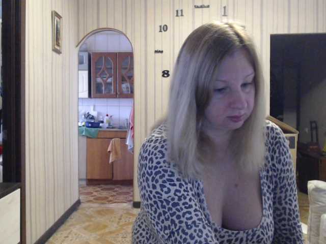 BustyBlondy