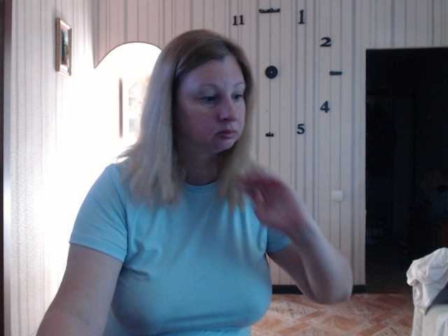 BustyBlondy