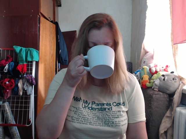 BustyBlondy