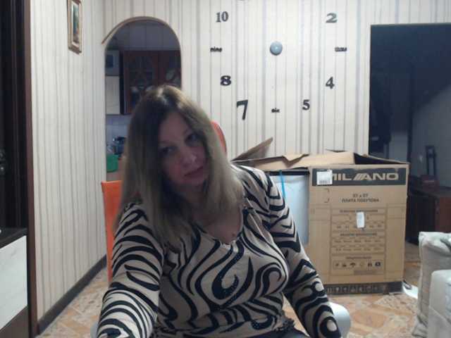 BustyBlondy