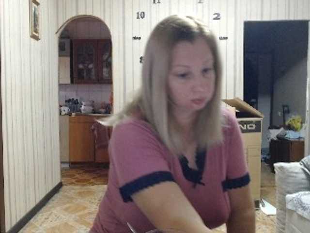 BustyBlondy