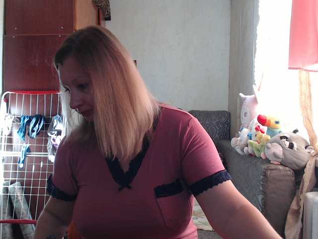 bustyblondy online