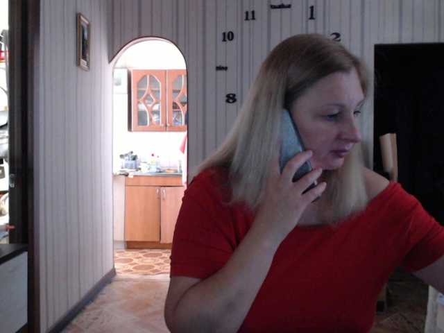 BustyBlondy