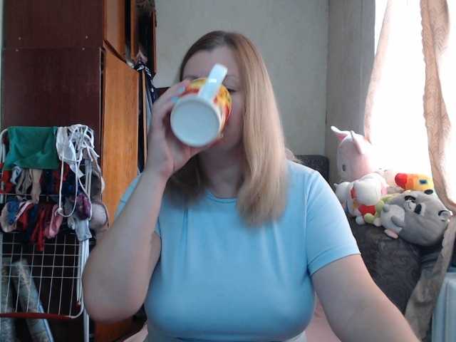 BustyBlondy live webcam show