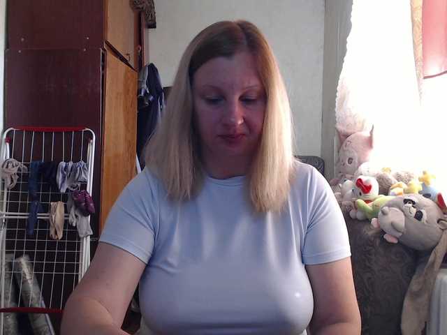 BustyBlondy