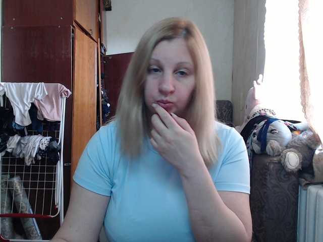 BustyBlondy's BongaCams show and profile