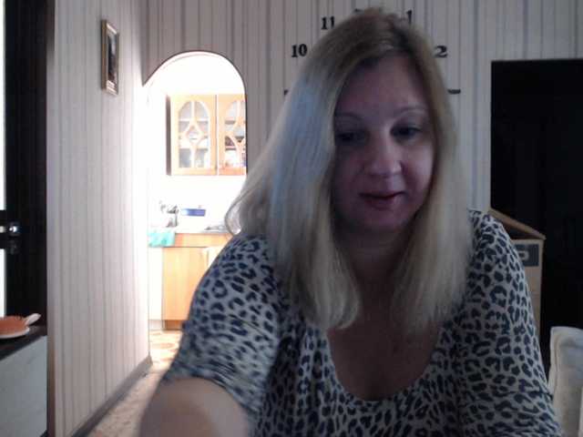 BustyBlondy