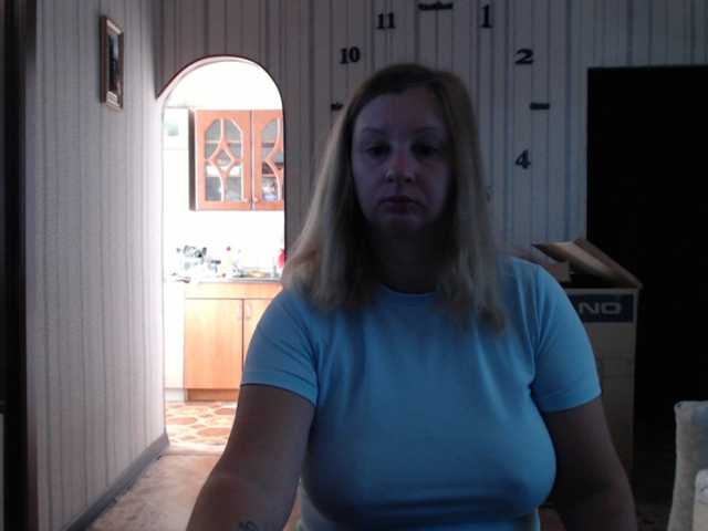 BustyBlondy