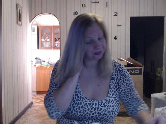 BustyBlondy