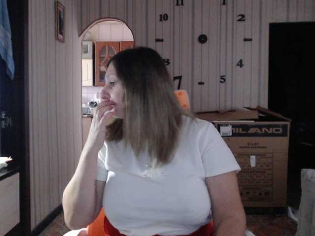 BustyBlondy