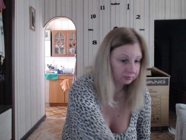 BustyBlondy