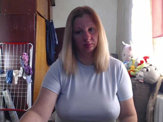 BustyBlondy