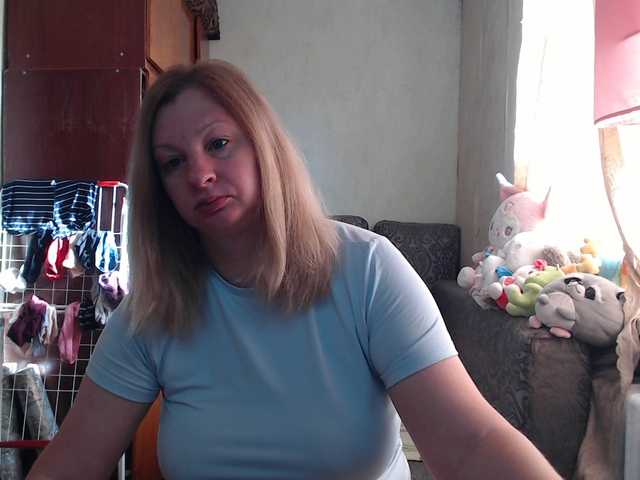bustyblondy online