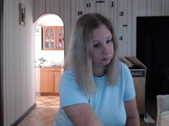 BustyBlondy
