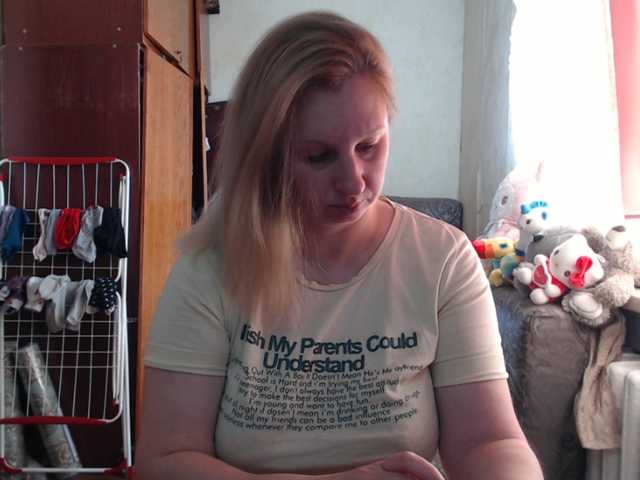 BustyBlondy